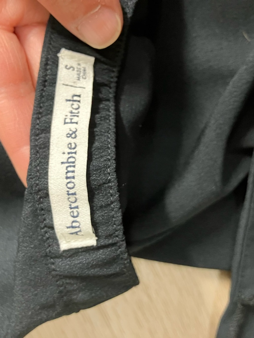 Abercrombie & Fitch high side slit size S - Picture 4 of 6